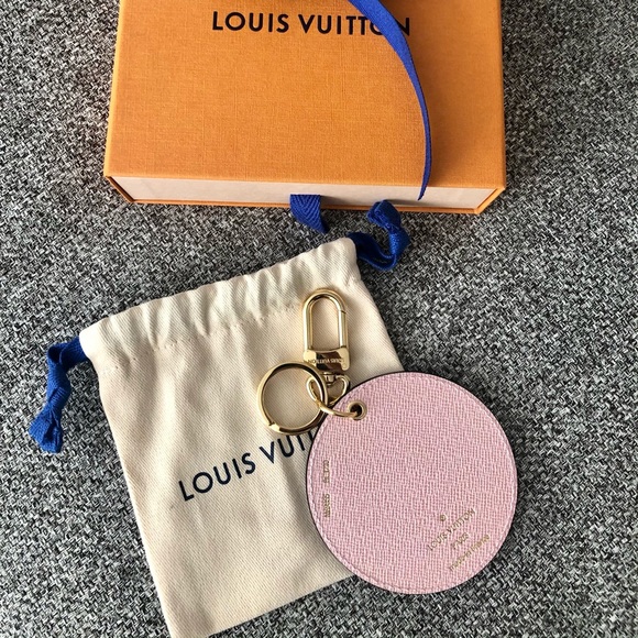 Louis Vuitton Christmas Animation bag charm NEW - Picture 3 of 4